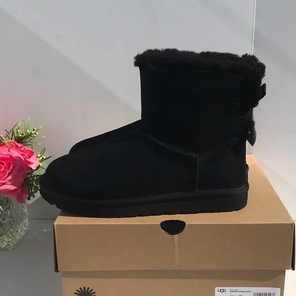 UGG Mini Bailey UGG Metal Graphic - Picture 8 of 12